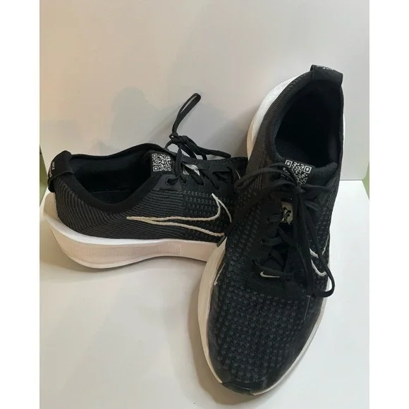 Nike Interact Run road running shoes-Mens size 9 - Picture 1 of 4